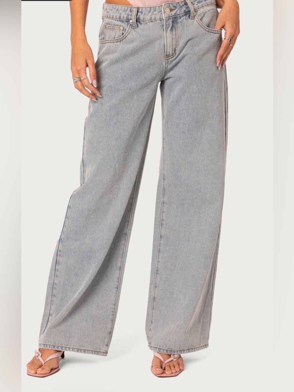 Edikted Wide-Leg Jeans With Pink Bow